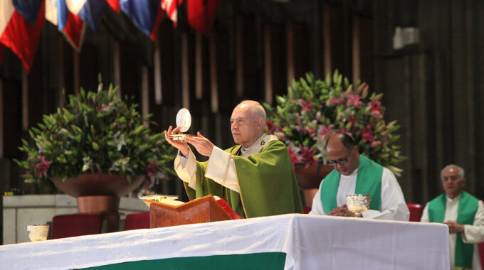El Arzobispo Carlos Aguiar Preside La Misa En La Basílica De Guadalupe. Foto: INBG/Cortesía.