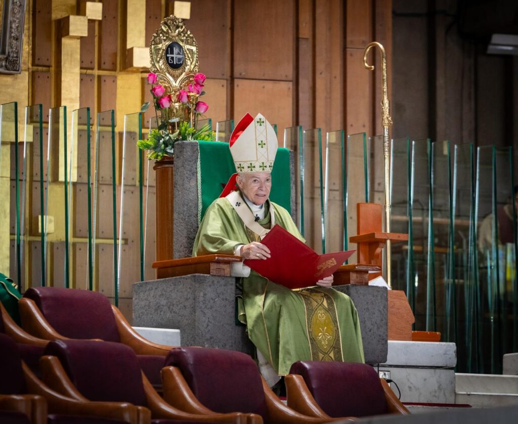 ¿Por qué su maestro come con publicanos y pecadores? Jesús los oyó y les dijo: No son los sanos los que necesitan de médico