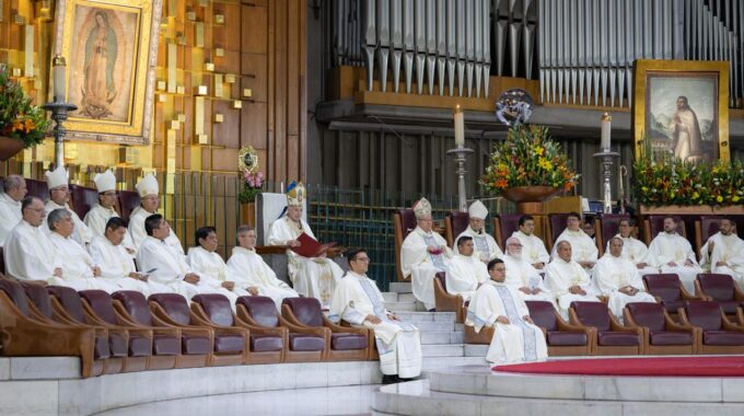 Misa Por La Paz Y La Fraternidad De Los Pueblos En La Basílica De Guadalupe Cardenal Carlos Aguiar Retes