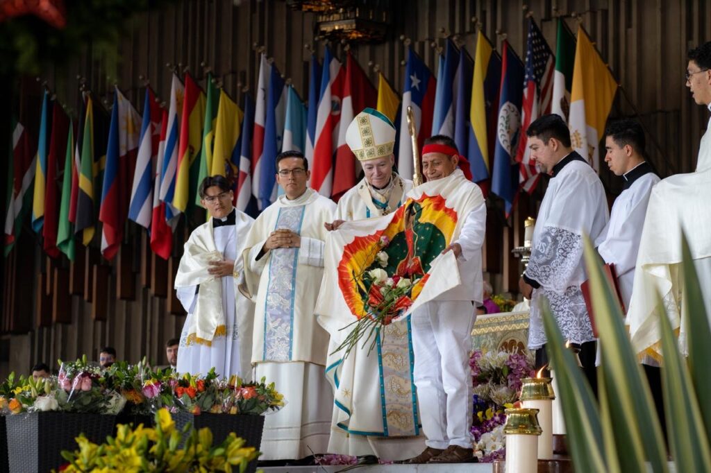 Misa de las Rosas 12 de diciembre. Homilía Cardenal Carlos Aguiar Retes.